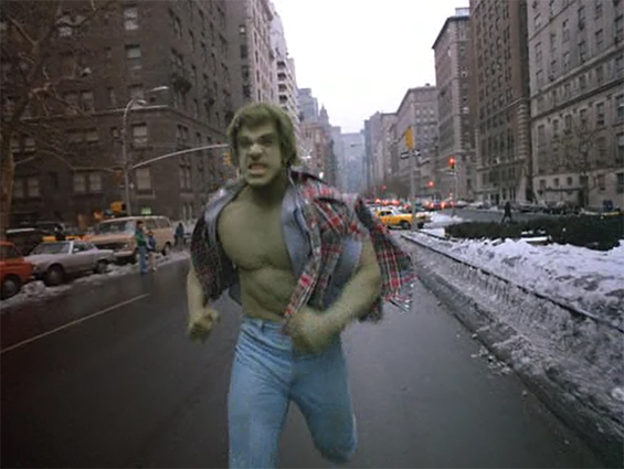 THE INCREDIBLE HULK LOU FERRIGNO ROARING GREEN IN TIMES SQUARE NEW YORK  POSTER